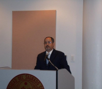 José Soltero, miembro de la Junta, ofreciendo la bienvenida.